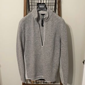 Men’s Lululemon Sherpa pull over.